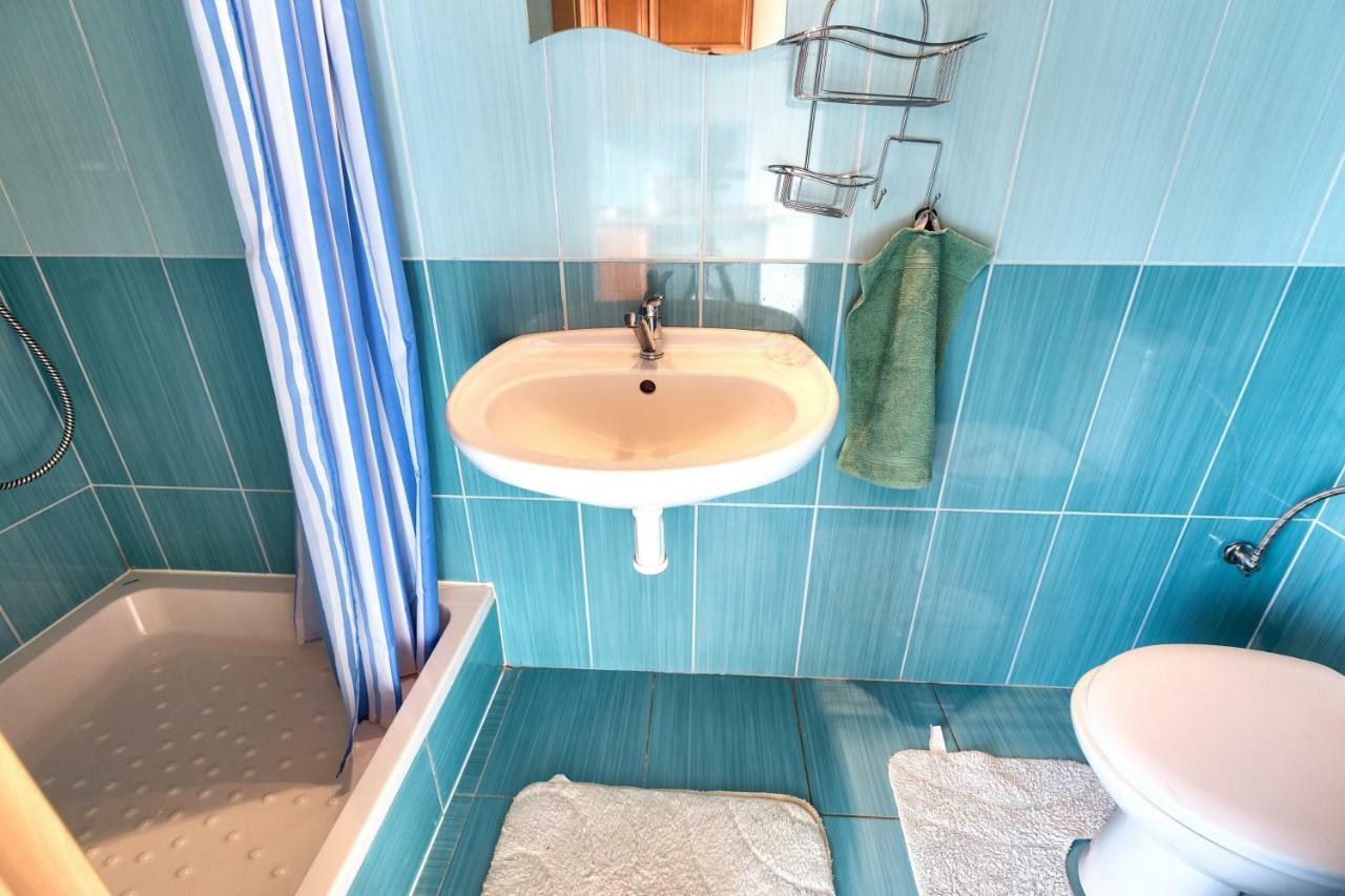 Apartmanovy Dom Red Hotel Podhájska Buitenkant foto
