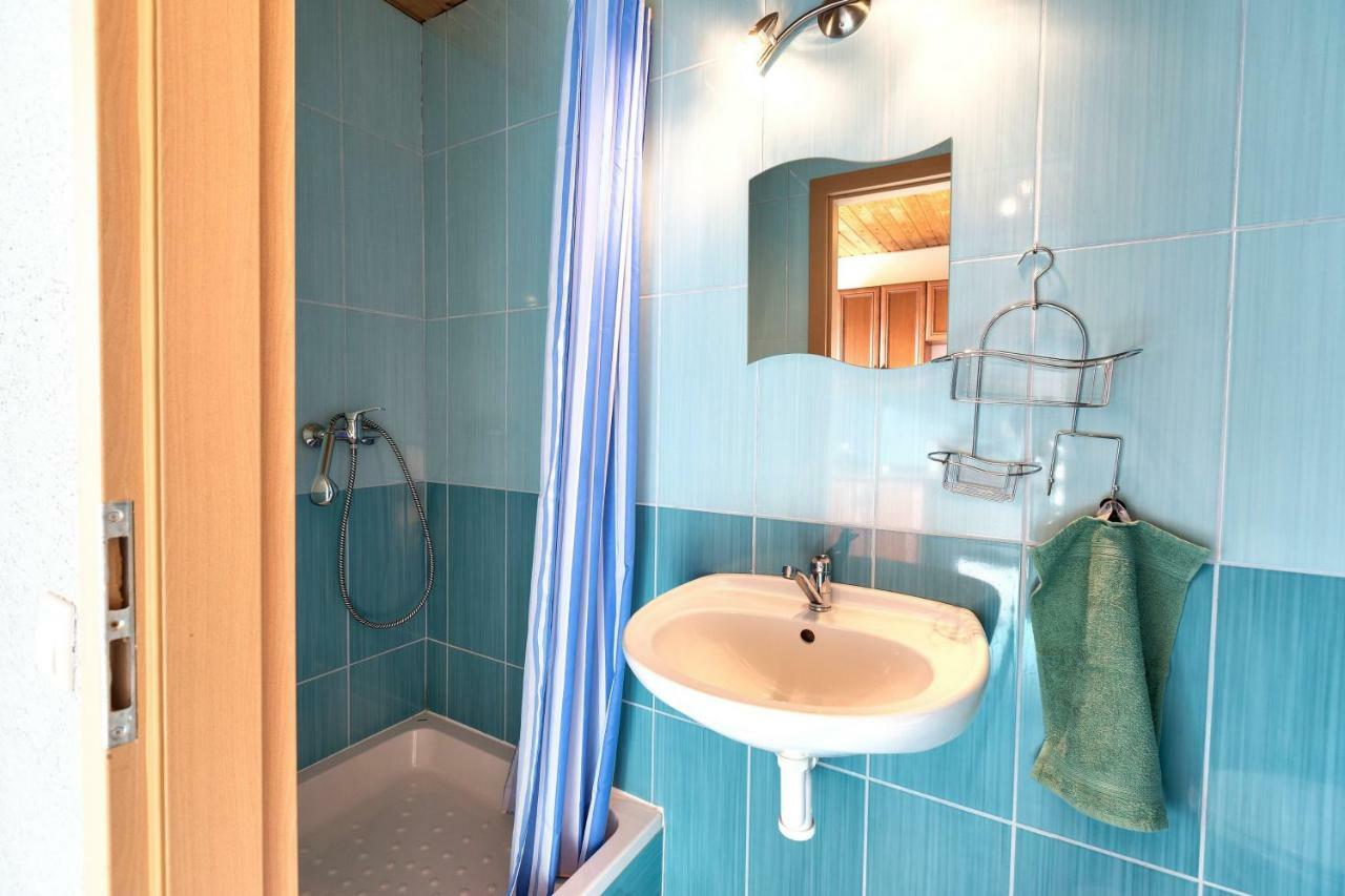Apartmanovy Dom Red Hotel Podhájska Buitenkant foto