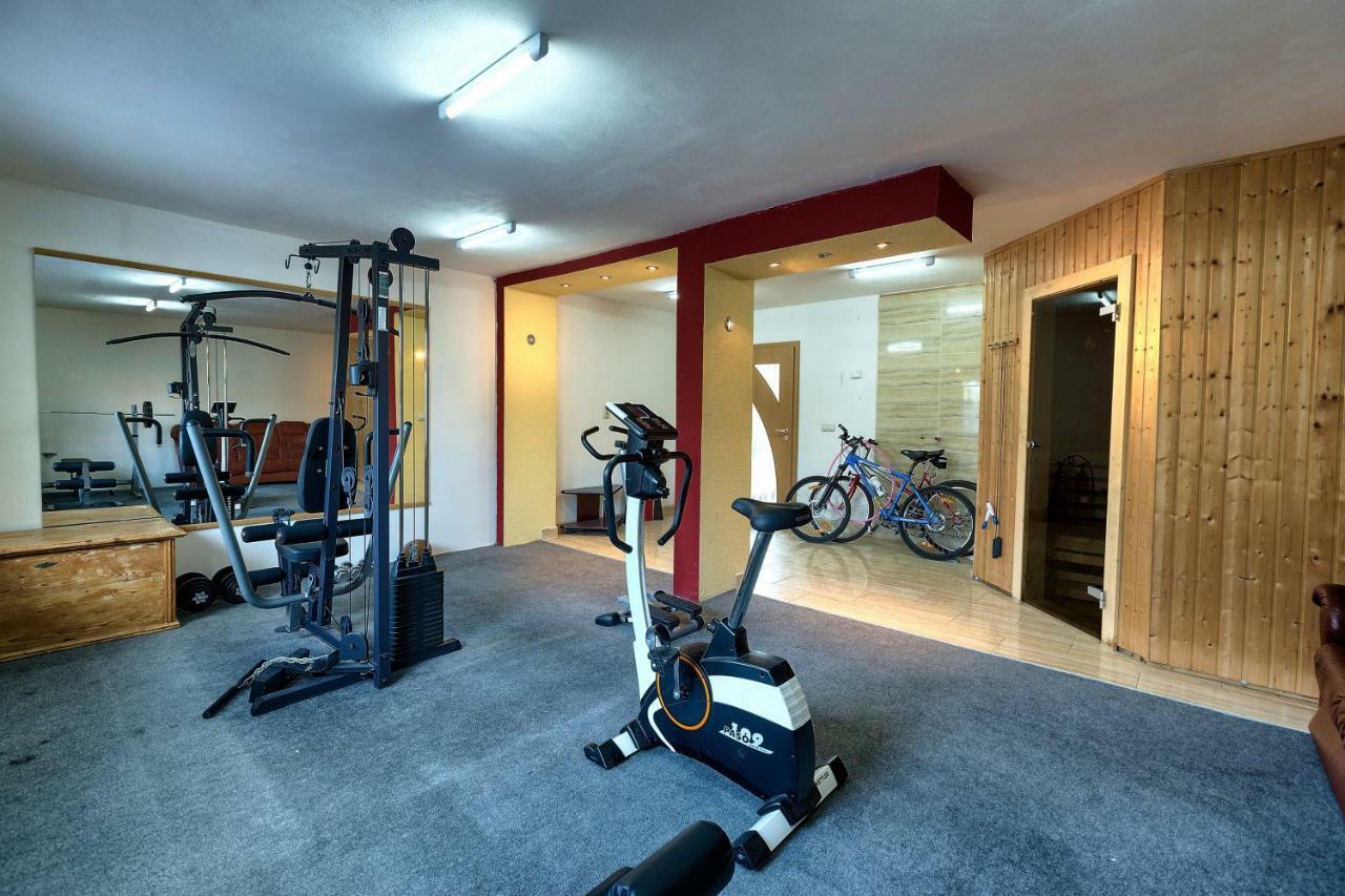 Apartmanovy Dom Red Hotel Podhájska Buitenkant foto