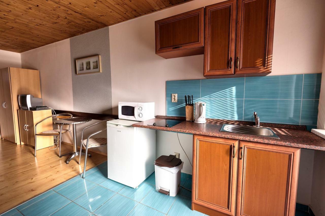 Apartmanovy Dom Red Hotel Podhájska Buitenkant foto