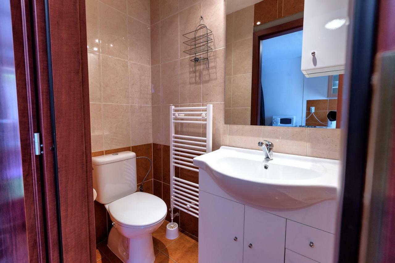 Apartmanovy Dom Red Hotel Podhájska Buitenkant foto